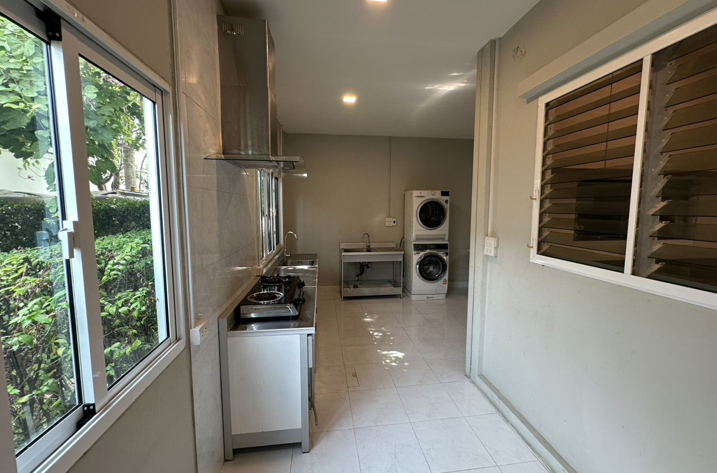 House with Shared Pool in Bangnatrad 